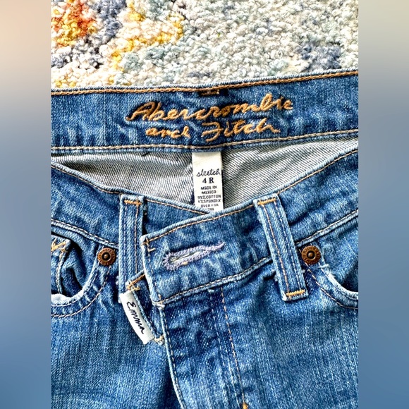 Abercrombie and Fitch women’s jeans. Size 4 - Picture 2 of 10